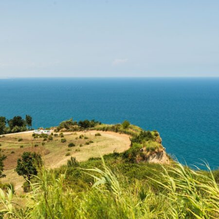 Slika pokazuje vidikovac koji se nalazi nedaleko od grada Rimini.