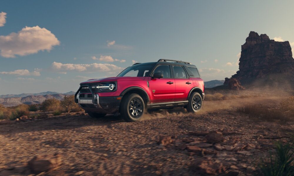 Slika pokazuje Ford Bronco Sport naspram prirode.